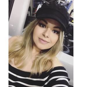 Meet your Posher, Naomi